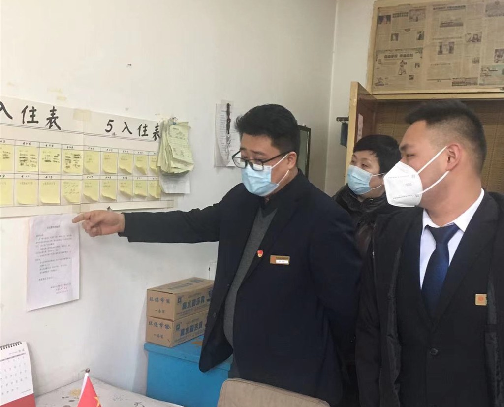 检查东楼宿舍.jpg 检查东楼宿舍